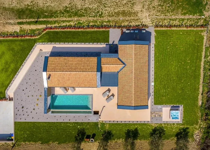 Villa Rea By Villsy - With Private Pool, Sauna And Jacuzzi Grožnjan